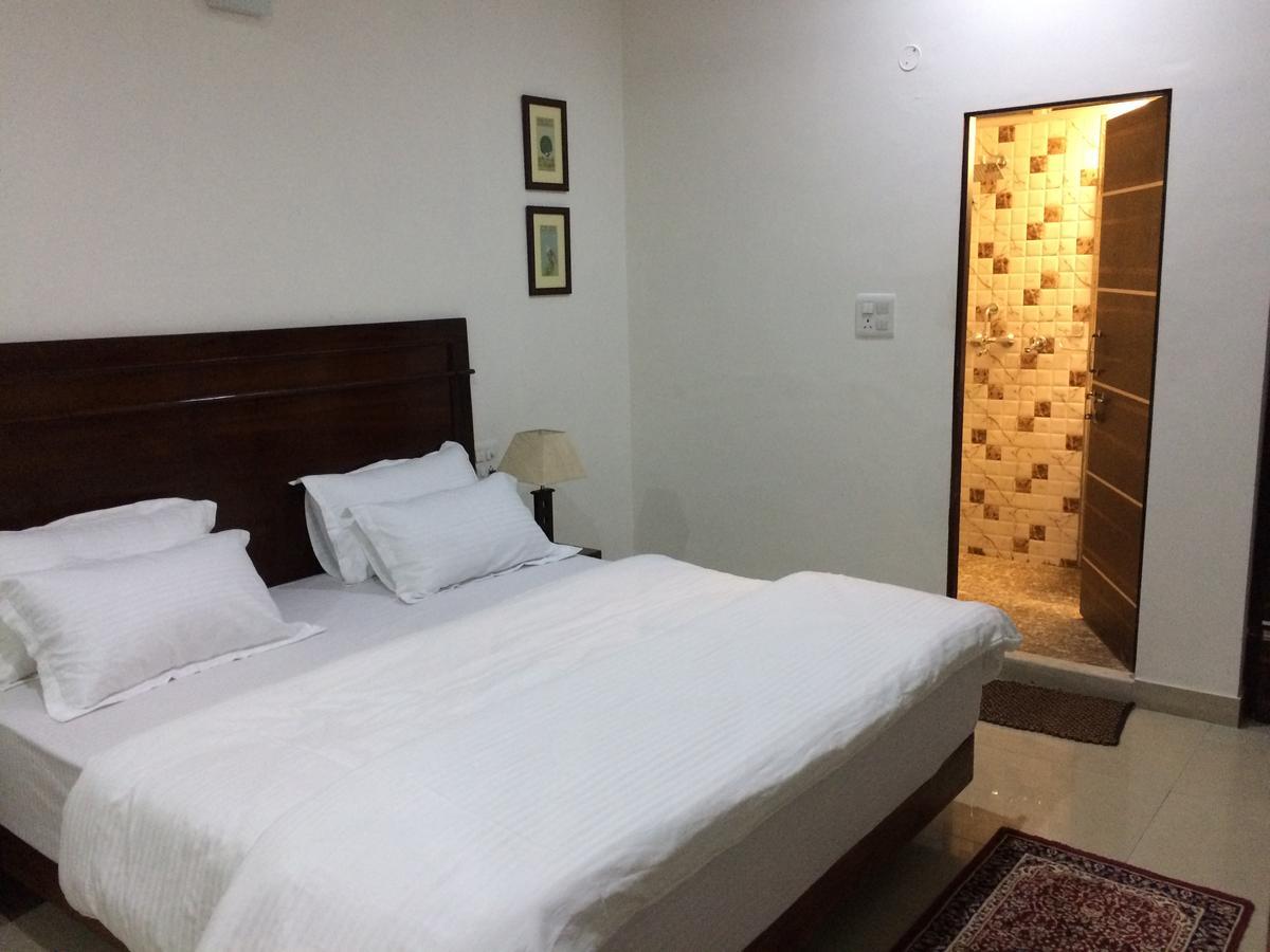 White Tulips Home Stay Джайпур Екстериор снимка