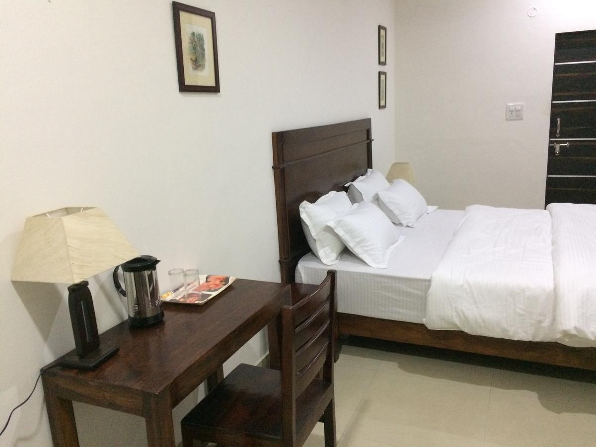White Tulips Home Stay Джайпур Екстериор снимка