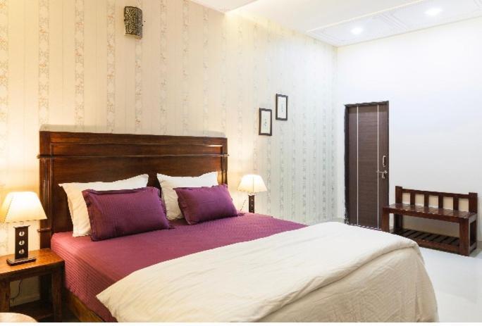 White Tulips Home Stay Джайпур Екстериор снимка