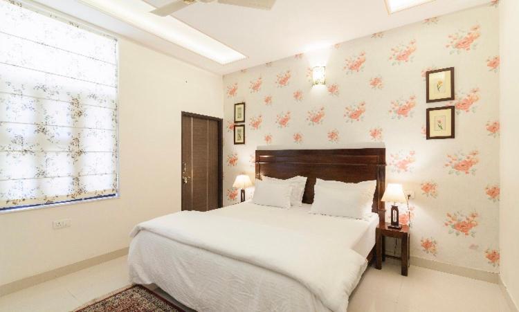 White Tulips Home Stay Джайпур Екстериор снимка